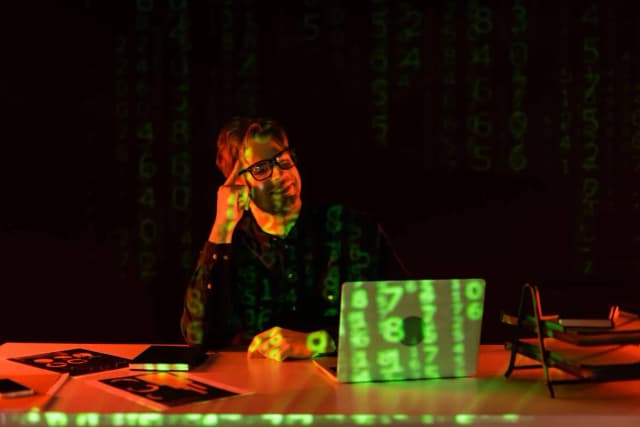 Co to jest system binarny i jak wpływa na technologię cyfrową